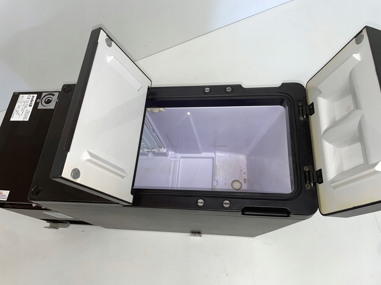 LODÓWKA CHŁODZIARKA IVECO STRALIS INTEL B 504195453 - Førerhus og interiør for Lastbil: billede 4 LODÓWKA CHŁODZIARKA IVECO STRALIS INTEL B 504195453 - Førerhus og interiør for Lastbil: billede 4