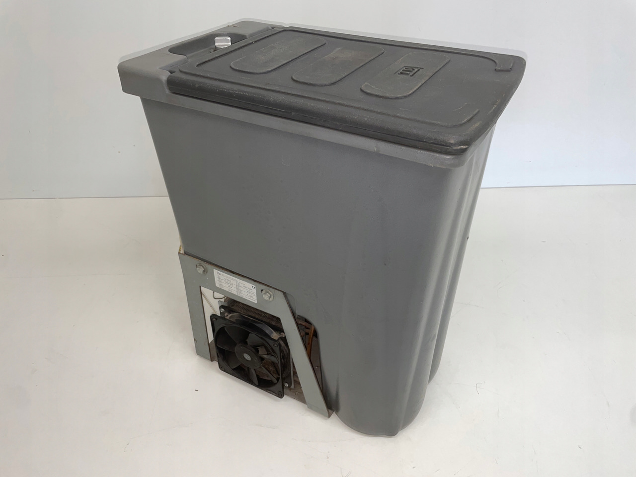 LODÓWKA CHŁODZIARKA MERCEDES ACTROS 80032324 - Førerhus og interiør for Lastbil: billede 3 LODÓWKA CHŁODZIARKA MERCEDES ACTROS 80032324 - Førerhus og interiør for Lastbil: billede 3