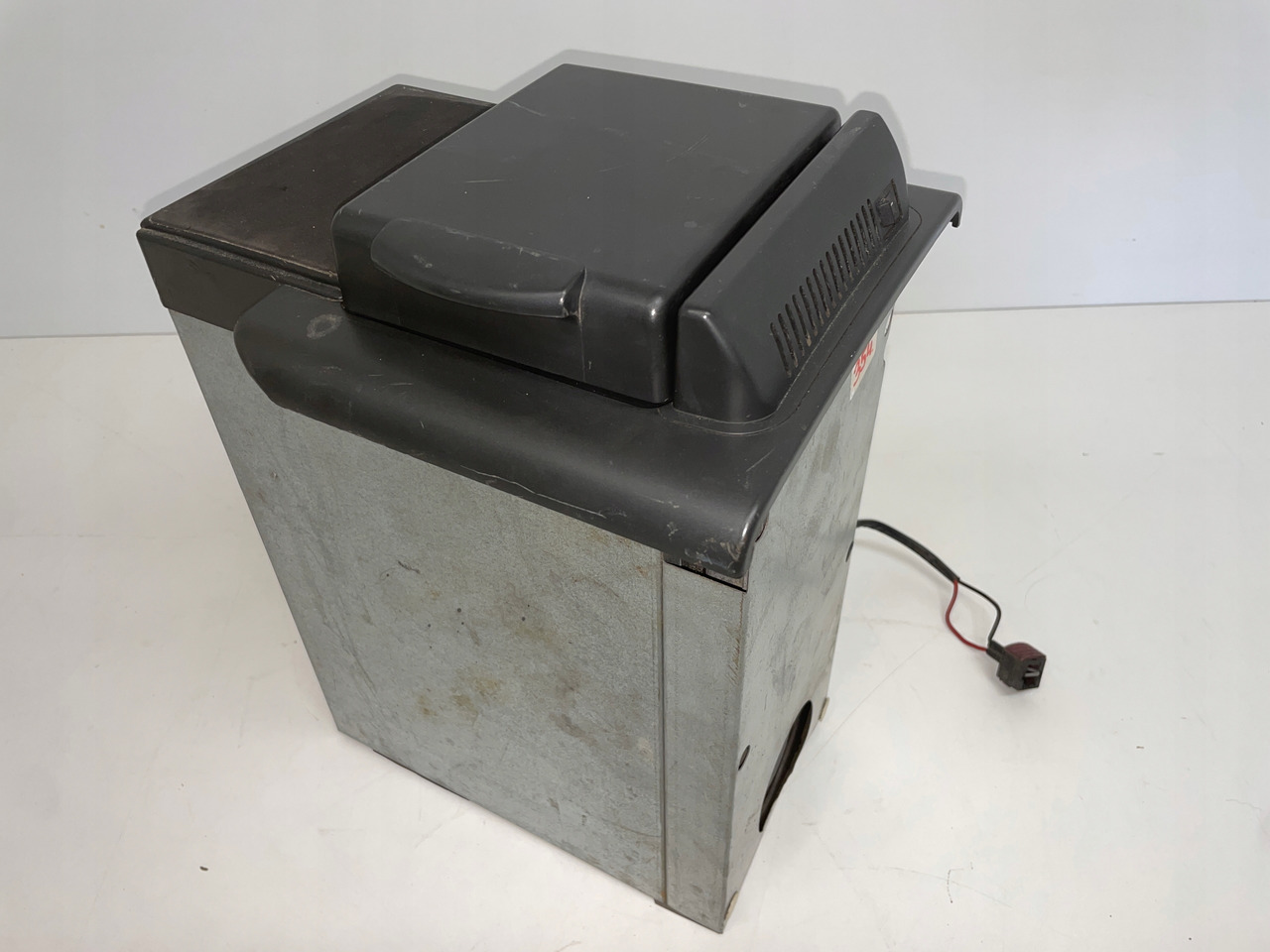 LODÓWKA CHŁODZIARKA RENAULT MAGNUM DXI 24V 6L 60W 5010309920 - Førerhus og interiør for Lastbil: billede 4 LODÓWKA CHŁODZIARKA RENAULT MAGNUM DXI 24V 6L 60W 5010309920 - Førerhus og interiør for Lastbil: billede 4