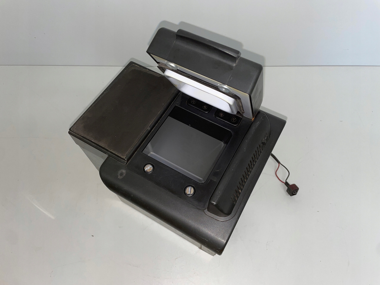 LODÓWKA CHŁODZIARKA RENAULT MAGNUM DXI 24V 6L 60W 5010309920 - Førerhus og interiør for Lastbil: billede 2 LODÓWKA CHŁODZIARKA RENAULT MAGNUM DXI 24V 6L 60W 5010309920 - Førerhus og interiør for Lastbil: billede 2