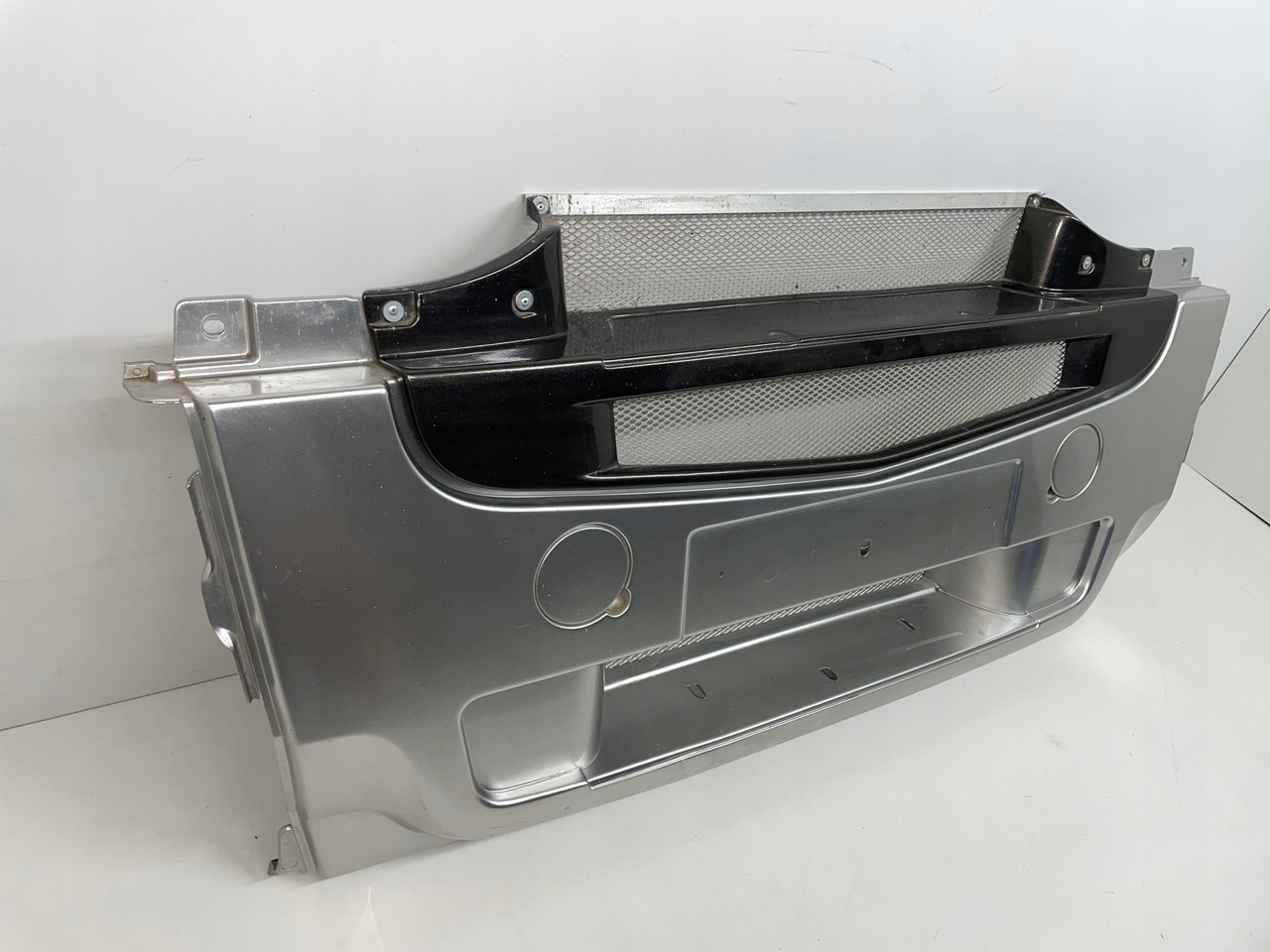 ŚRODEK ZDERZAK NAKŁADKA OSŁONA RENAULT MAGNUM DXI - Kofanger for Lastbil: billede 3 ŚRODEK ZDERZAK NAKŁADKA OSŁONA RENAULT MAGNUM DXI - Kofanger for Lastbil: billede 3