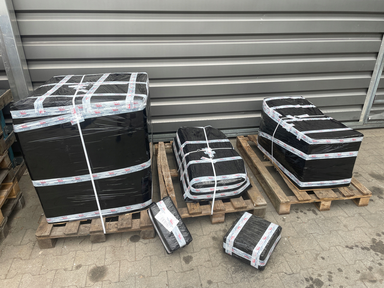 ŚRODKOWY GRILL CHROM ZDERZAKA MAN TGX TG3 TGX 3 ATRAPA 81416146084 - Gitter for Lastbil: billede 5 ŚRODKOWY GRILL CHROM ZDERZAKA MAN TGX TG3 TGX 3 ATRAPA 81416146084 - Gitter for Lastbil: billede 5