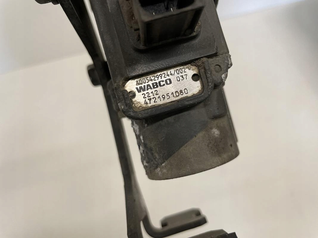 ZAWÓR CIŚNIENIA MERCEDES ACTROS MP4 A0054299244 - Affjedring for Lastbil: billede 2 ZAWÓR CIŚNIENIA MERCEDES ACTROS MP4 A0054299244 - Affjedring for Lastbil: billede 2