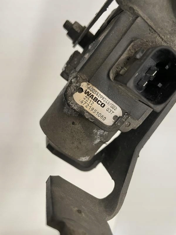 ZAWÓR CIŚNIENIA MERCEDES ACTROS MP4 A0054299244 - Affjedring for Lastbil: billede 5 ZAWÓR CIŚNIENIA MERCEDES ACTROS MP4 A0054299244 - Affjedring for Lastbil: billede 5