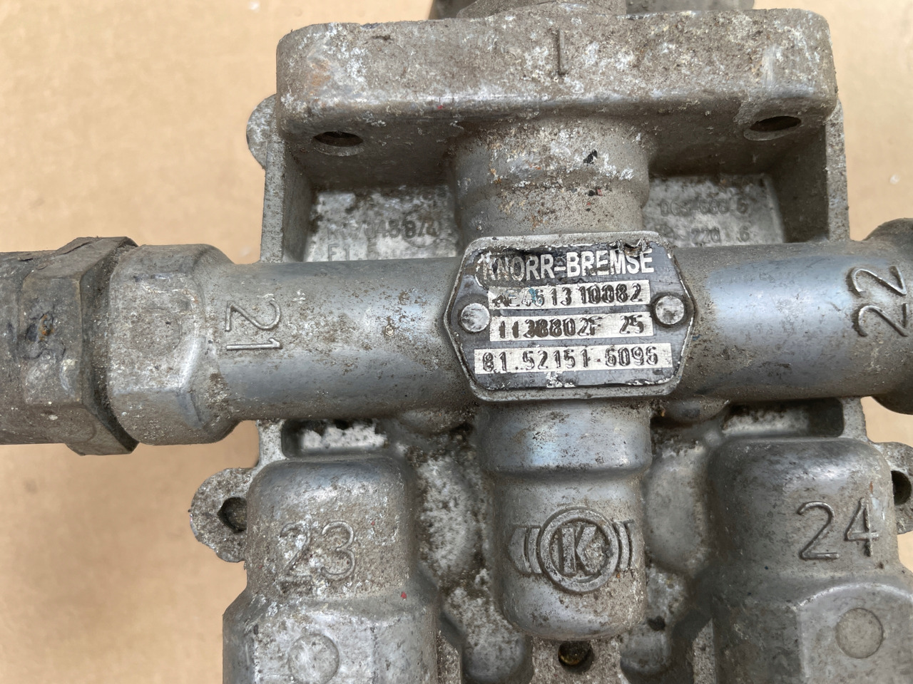 ZAWÓR CZTERODROŻNY MAN TGX TGS TGA 81521516096 - Bremseventil for Lastbil: billede 5 ZAWÓR CZTERODROŻNY MAN TGX TGS TGA 81521516096 - Bremseventil for Lastbil: billede 5