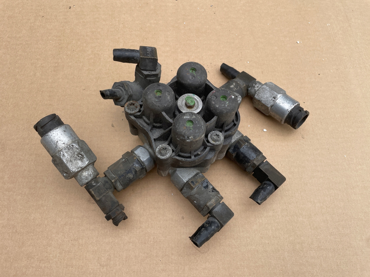 ZAWÓR CZTERODROŻNY MAN TGX TGS TGA 81521516096 - Bremseventil for Lastbil: billede 4 ZAWÓR CZTERODROŻNY MAN TGX TGS TGA 81521516096 - Bremseventil for Lastbil: billede 4