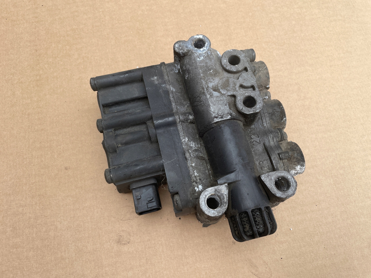 ZAWÓR PODUSZEK MERCEDES ACTROS MP 4 MP4 A0013270725 - Bremseventil for Lastbil: billede 2 ZAWÓR PODUSZEK MERCEDES ACTROS MP 4 MP4 A0013270725 - Bremseventil for Lastbil: billede 2