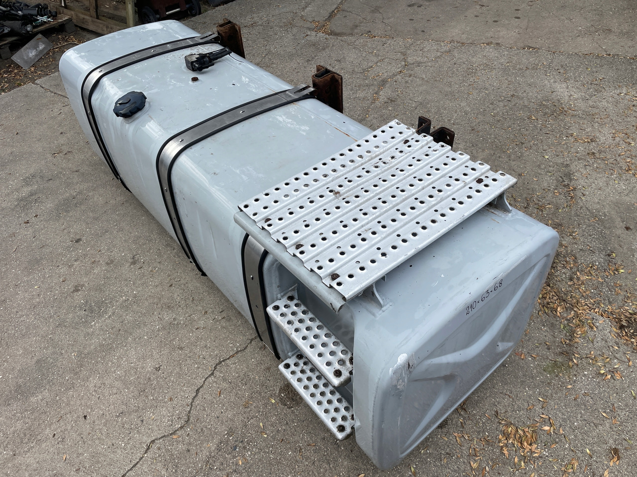 ZBIORNIK PALIWA 780 L MAN TGA TGX TGS 81122015670 - Brændstoftank for Lastbil: billede 3 ZBIORNIK PALIWA 780 L MAN TGA TGX TGS 81122015670 - Brændstoftank for Lastbil: billede 3