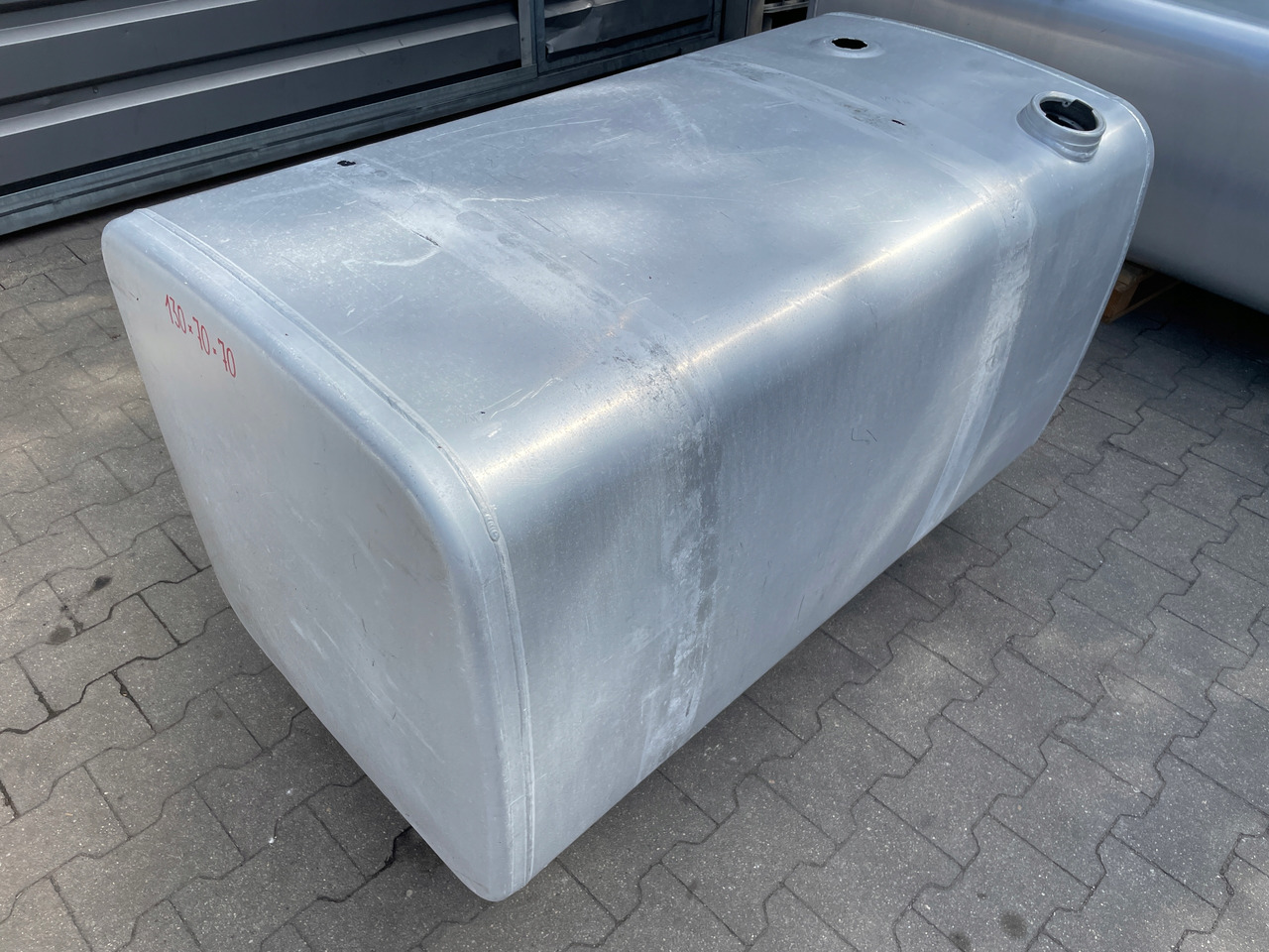 ZBIORNIK PALIWA IVECO STRALIS HI WAY 570 L 029535702 - Brændstoftank for Lastbil: billede 2 ZBIORNIK PALIWA IVECO STRALIS HI WAY 570 L 029535702 - Brændstoftank for Lastbil: billede 2