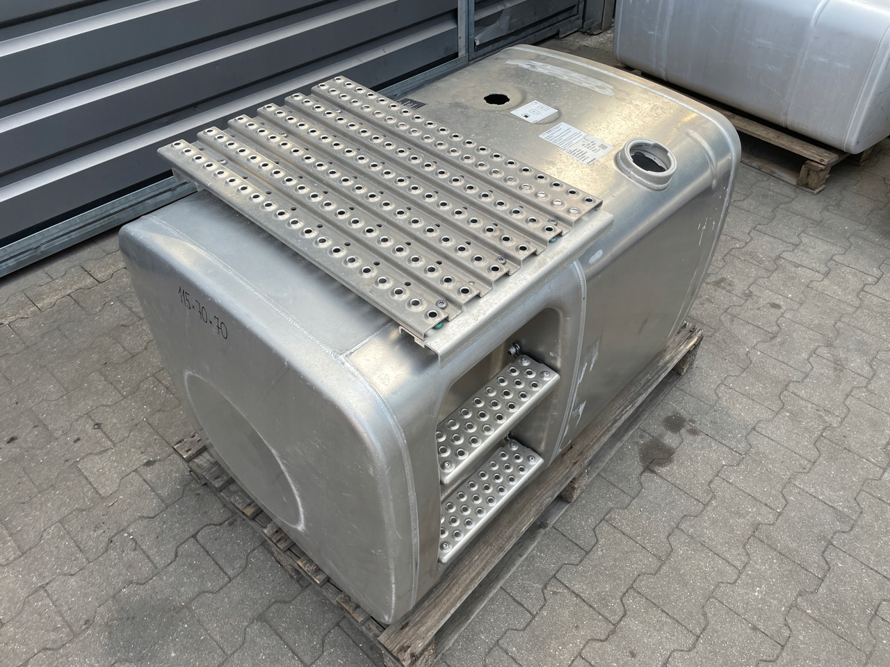 ZBIORNIK PALIWA MAN TGA TGX TGS 460 L 81122016831 - Brændstoftank for Lastbil: billede 2 ZBIORNIK PALIWA MAN TGA TGX TGS 460 L 81122016831 - Brændstoftank for Lastbil: billede 2