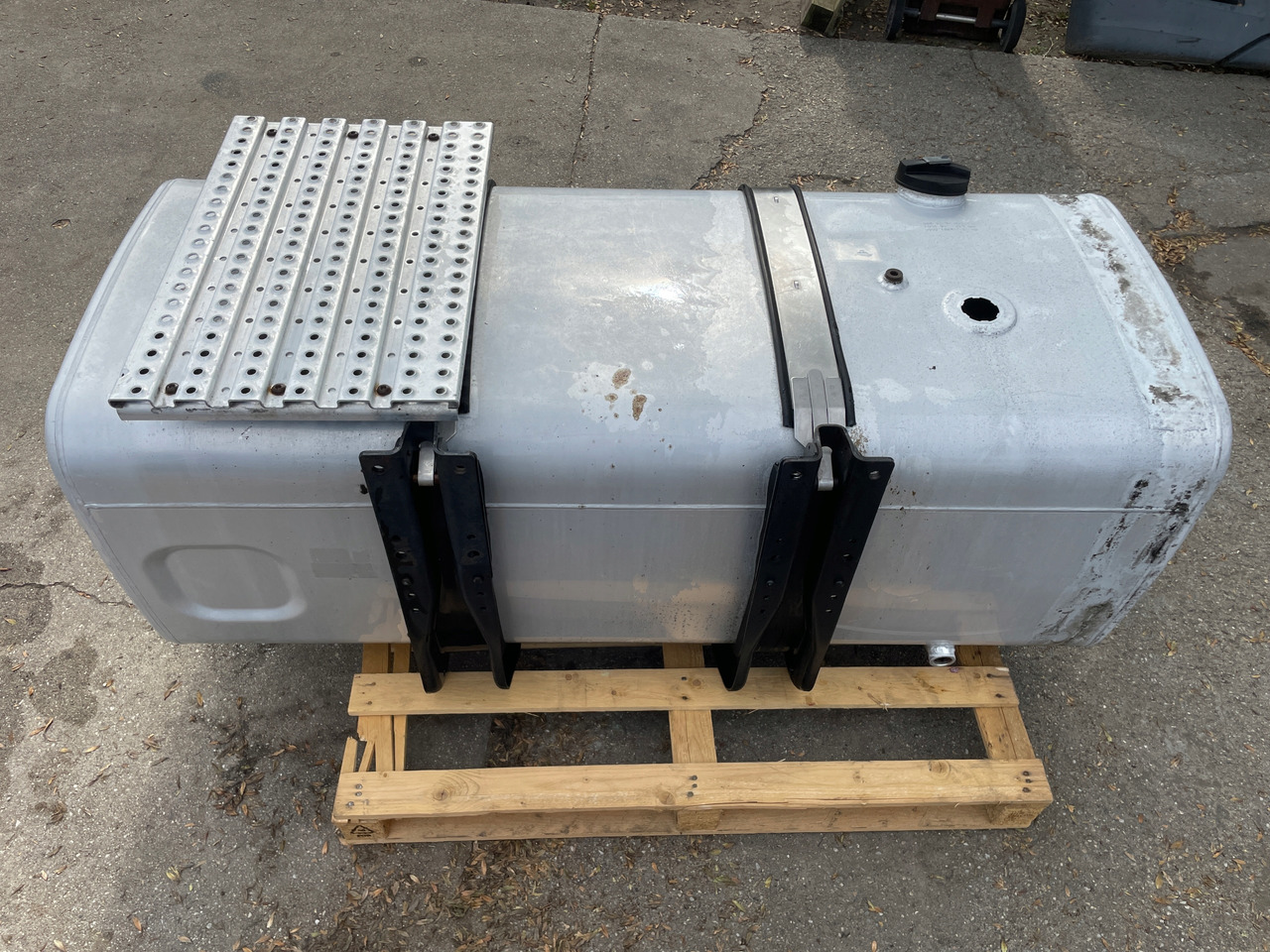 ZBIORNIK PALIWA MAN TGX TGS TGA 590 L 81122015663 - Brændstoftank for Lastbil: billede 5 ZBIORNIK PALIWA MAN TGX TGS TGA 590 L 81122015663 - Brændstoftank for Lastbil: billede 5