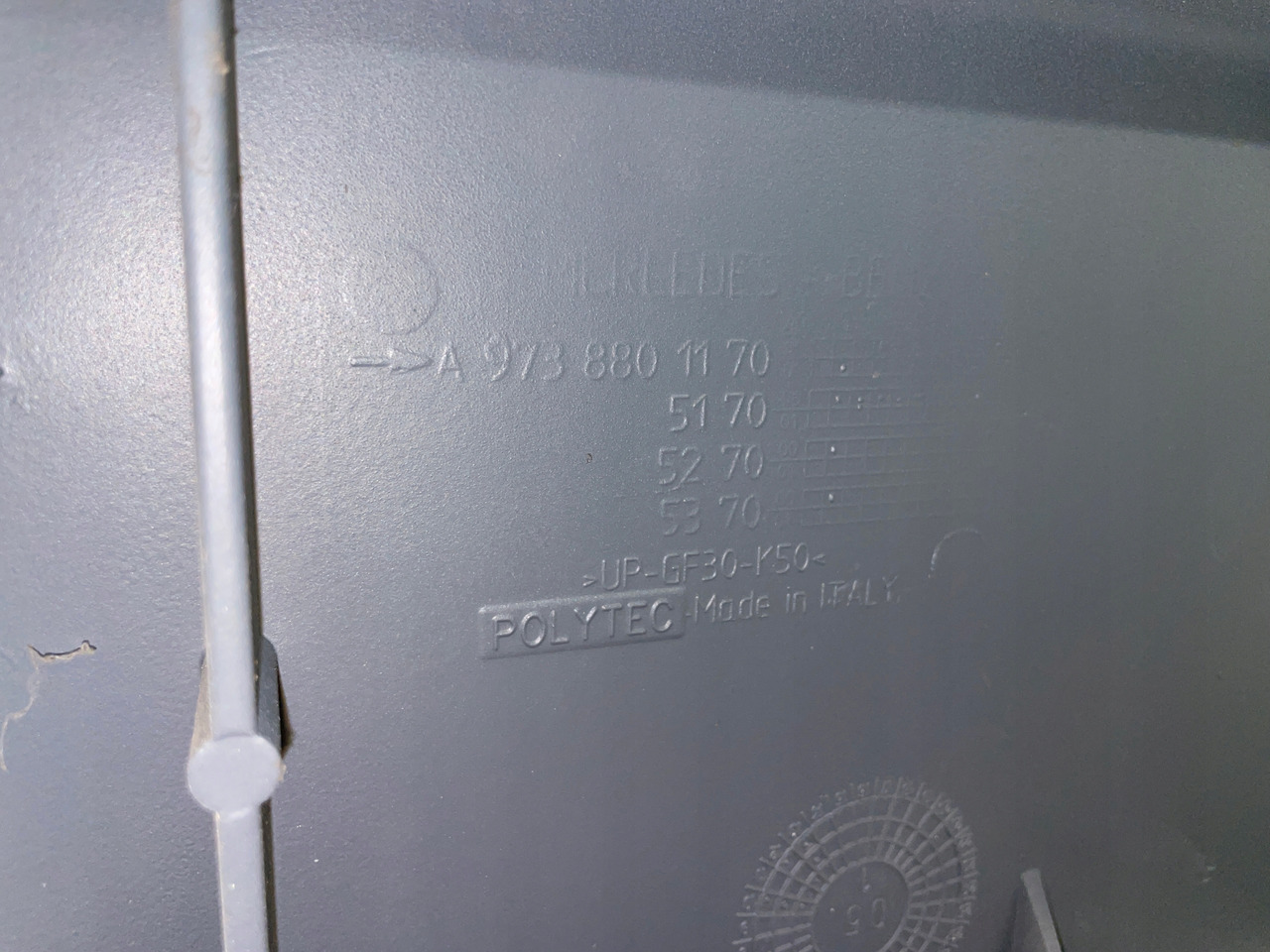 ZDERZAK MERCEDES ŚRODEK ZDERZAKA NAKŁADKA OSŁONA A 9738801170 - Kofanger for Lastbil: billede 3 ZDERZAK MERCEDES ŚRODEK ZDERZAKA NAKŁADKA OSŁONA A 9738801170 - Kofanger for Lastbil: billede 3