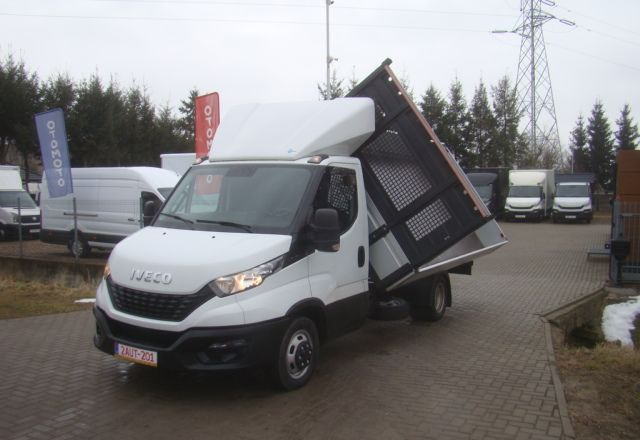 Iveco DAILY 35 C 15 3.5T 4.60M 3.5T NA HAKU CLIMATRONIC - Ladbil med tip: billede 1 Iveco DAILY 35 C 15 3.5T 4.60M 3.5T NA HAKU CLIMATRONIC - Ladbil med tip: billede 1