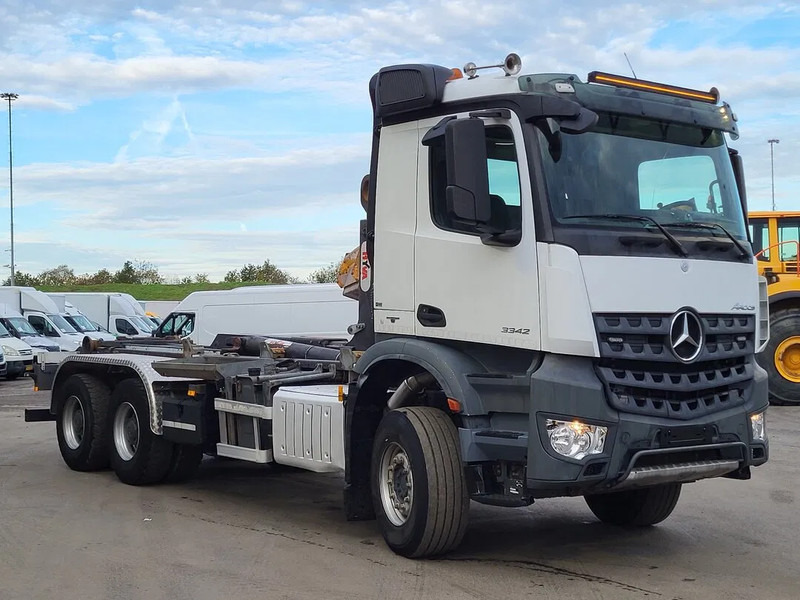 Mercedes-Benz Arocs 3342 Arocs - Lastbil med wirehejs: billede 3 Mercedes-Benz Arocs 3342 Arocs - Lastbil med wirehejs: billede 3