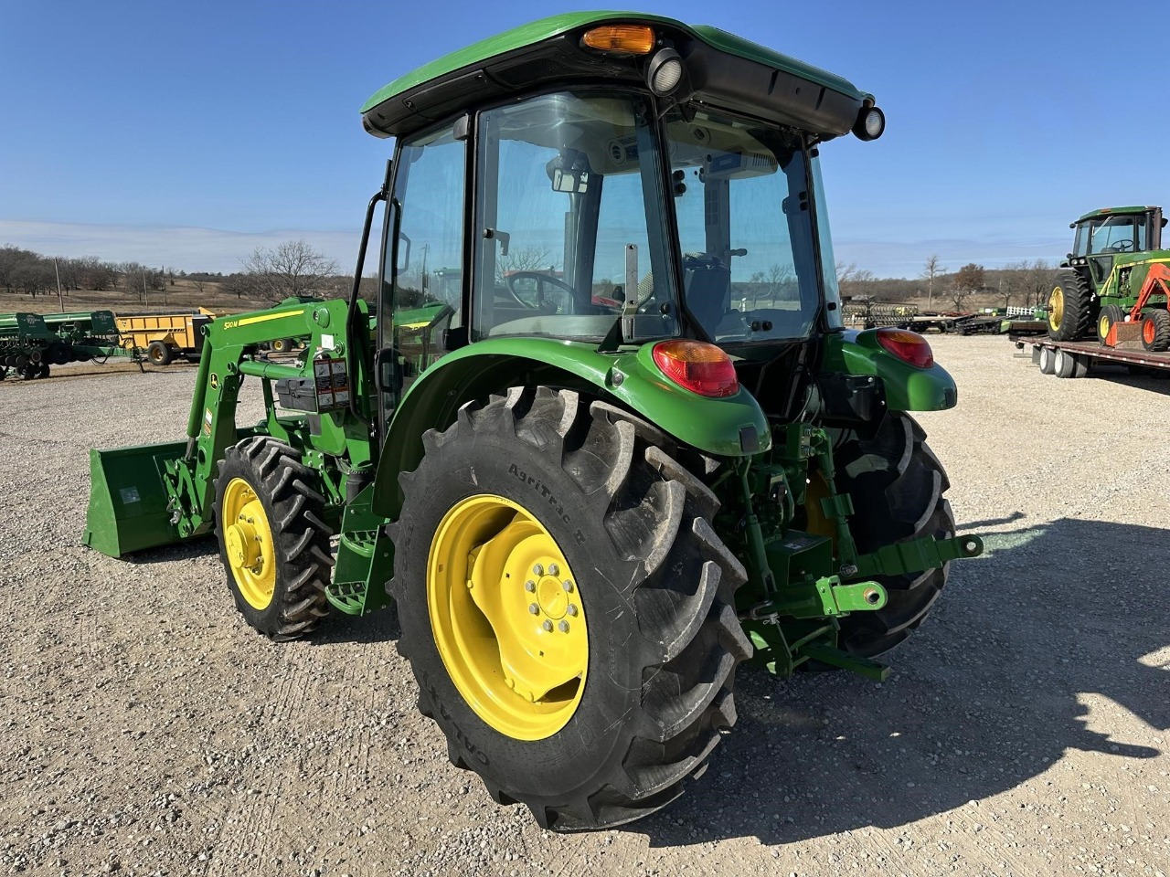 JOHN DEERE 5075E - Traktor: billede 3 JOHN DEERE 5075E - Traktor: billede 3