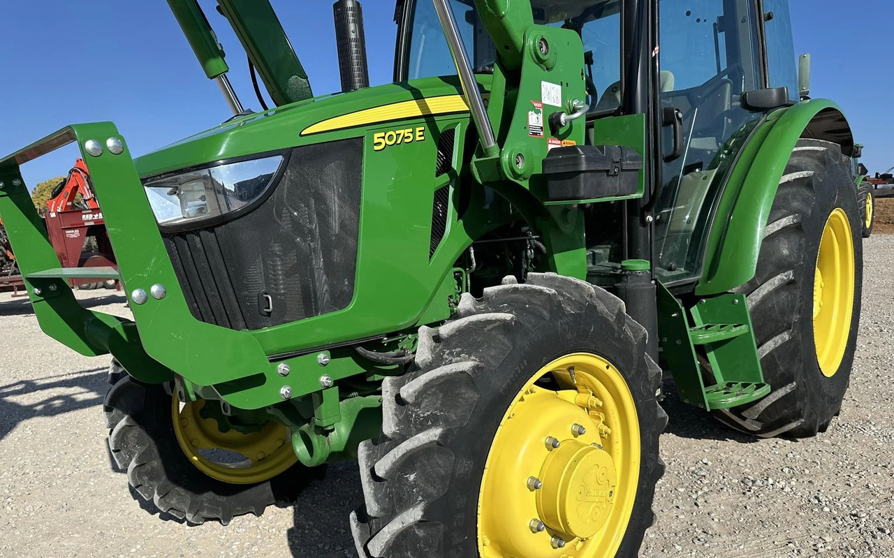 JOHN DEERE 5075E - Traktor: billede 4 JOHN DEERE 5075E - Traktor: billede 4