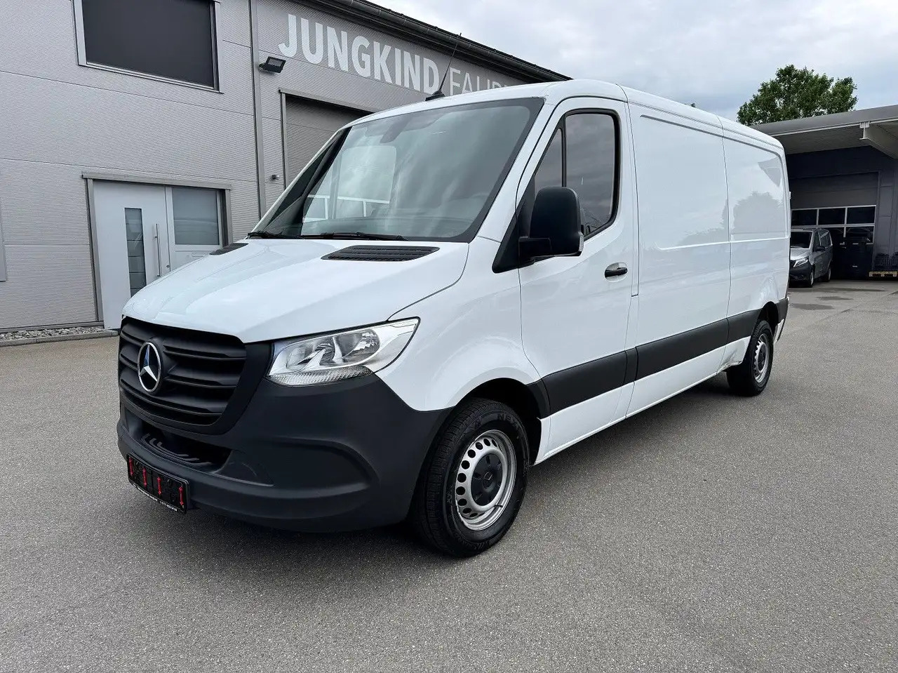 Mercedes-Benz Sprinter 215 CDI Flach Lang Klima FWD - Varevogn: billede 1 Mercedes-Benz Sprinter 215 CDI Flach Lang Klima FWD - Varevogn: billede 1