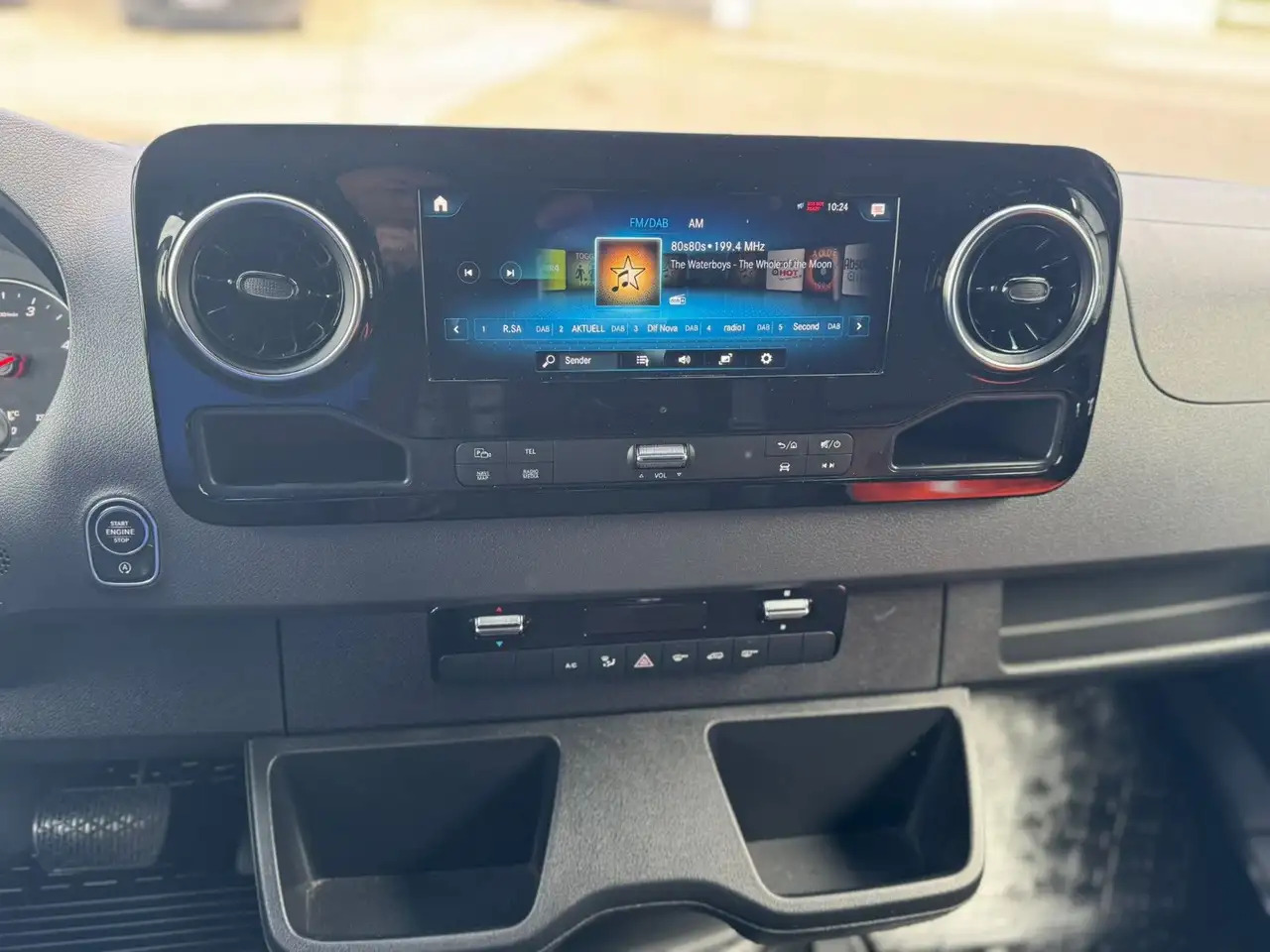 Varevogn Mercedes-Benz Sprinter 317 CDI Flach Lang Silber Klima MBUX: billede 8