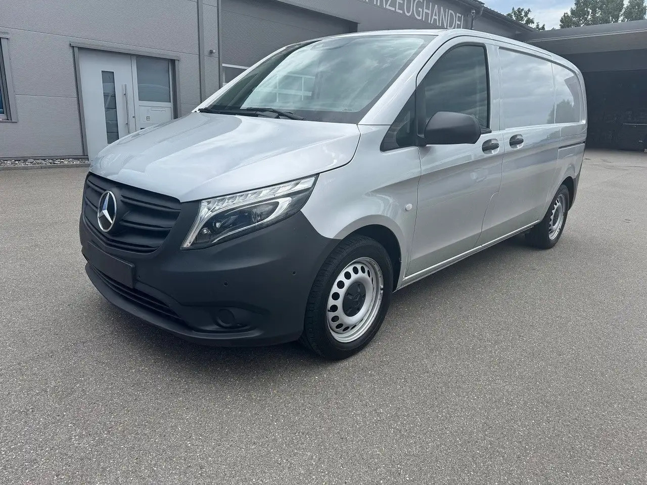 Mercedes-Benz Vito 114 CDI Kompakt Silber Klima Bott - Varevogn: billede 1 Mercedes-Benz Vito 114 CDI Kompakt Silber Klima Bott - Varevogn: billede 1