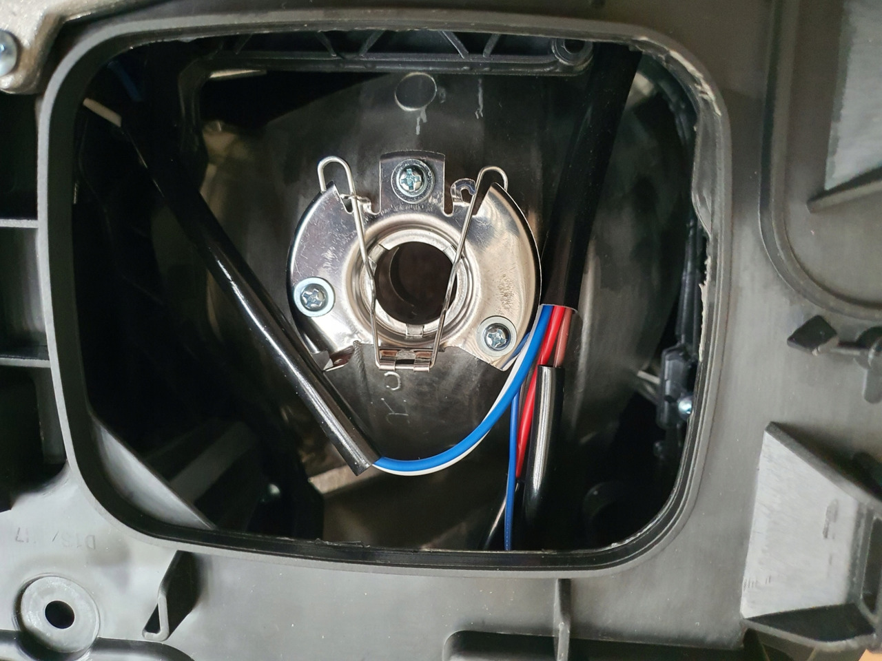 NOWY REFLEKTOR VOLVO FH4 PRAWY - Karosseri og udvendig for Lastbil: billede 5 NOWY REFLEKTOR VOLVO FH4 PRAWY - Karosseri og udvendig for Lastbil: billede 5