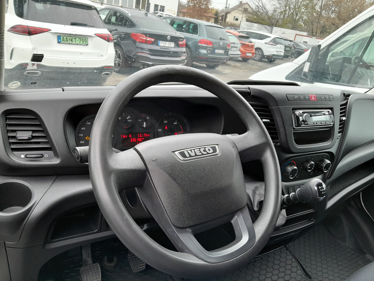 Varebil med kasse IVECO Daily 35S14: billede 10