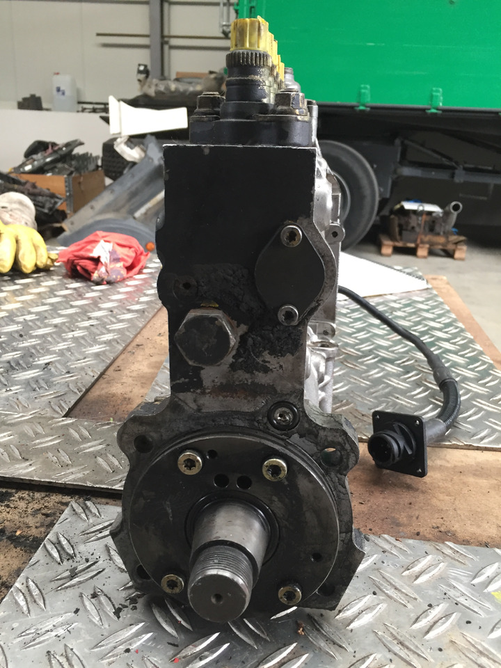 Gebrauchte Einspritzpumpe MAN TGA, 5 Zylinder, Bosch - Nr. : 0402 795 204, MAN 59.11103 - 7538 - Brændstofpumpe for Lastbil: billede 5 Gebrauchte Einspritzpumpe MAN TGA, 5 Zylinder, Bosch - Nr. : 0402 795 204, MAN 59.11103 - 7538 - Brændstofpumpe for Lastbil: billede 5