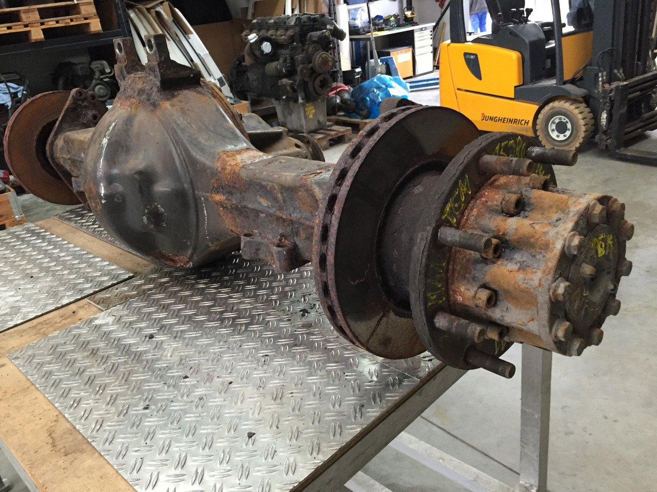 Gebrauchte Hinterachse MAN TGM 15.280, Typ : HY 11 3000, Artikel - Nr. : 81.35010 - 6169 - Bagaksel for Lastbil: billede 3 Gebrauchte Hinterachse MAN TGM 15.280, Typ : HY 11 3000, Artikel - Nr. : 81.35010 - 6169 - Bagaksel for Lastbil: billede 3