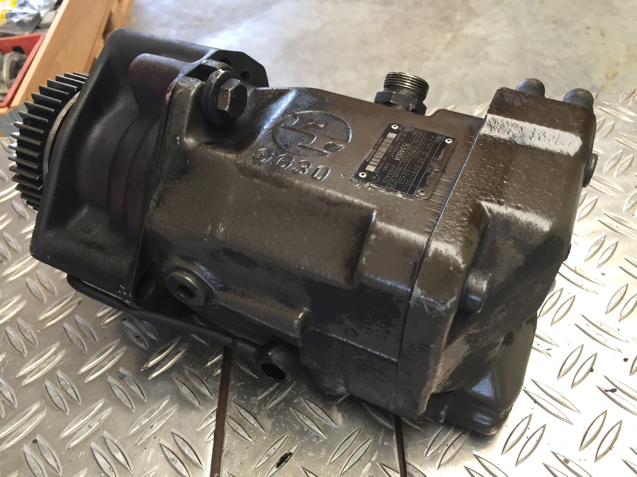 Hydraulikpumpe for Lastbil Gebrauchte Hydraulikpumpe / Lenkung VOLVO Radlader L40 B, Artikel - Nr. : 1534604: billede 16