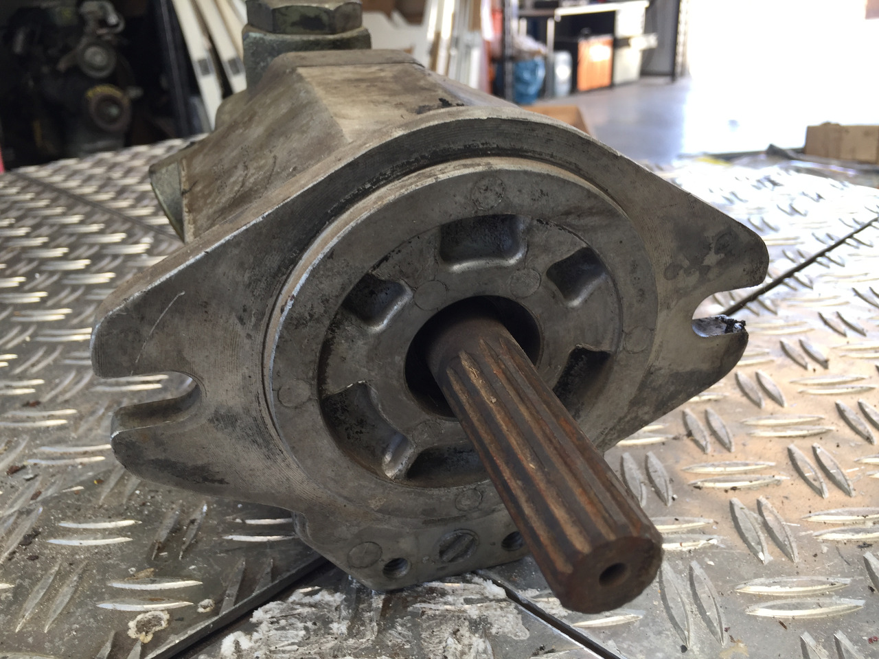 Gebrauchte Hydraulikpumpe, MAN, Artikel-Nr. : 25 - 48L383, 90 - 845 - Hydraulikpumpe for Lastbil: billede 1 Gebrauchte Hydraulikpumpe, MAN, Artikel-Nr. : 25 - 48L383, 90 - 845 - Hydraulikpumpe for Lastbil: billede 1