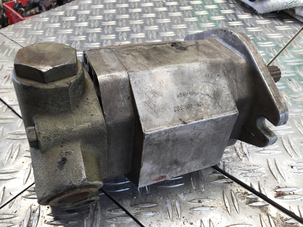 Gebrauchte Hydraulikpumpe, MAN, Artikel-Nr. : 25 - 48L383, 90 - 845 - Hydraulikpumpe for Lastbil: billede 2 Gebrauchte Hydraulikpumpe, MAN, Artikel-Nr. : 25 - 48L383, 90 - 845 - Hydraulikpumpe for Lastbil: billede 2