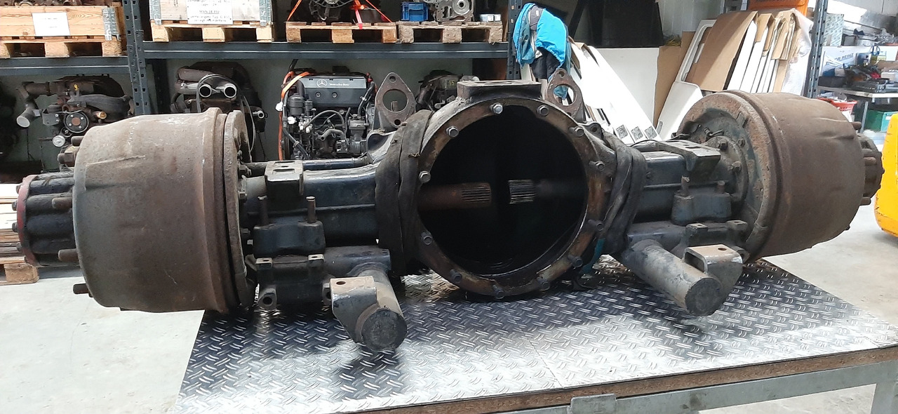 Gebrauchte MAN 18.272 Hypoidachse, HY 11 75 ( Achskörper ), Artikel - Nr. : 81.99999 - 9999 - Bagaksel for Lastbil: billede 3 Gebrauchte MAN 18.272 Hypoidachse, HY 11 75 ( Achskörper ), Artikel - Nr. : 81.99999 - 9999 - Bagaksel for Lastbil: billede 3