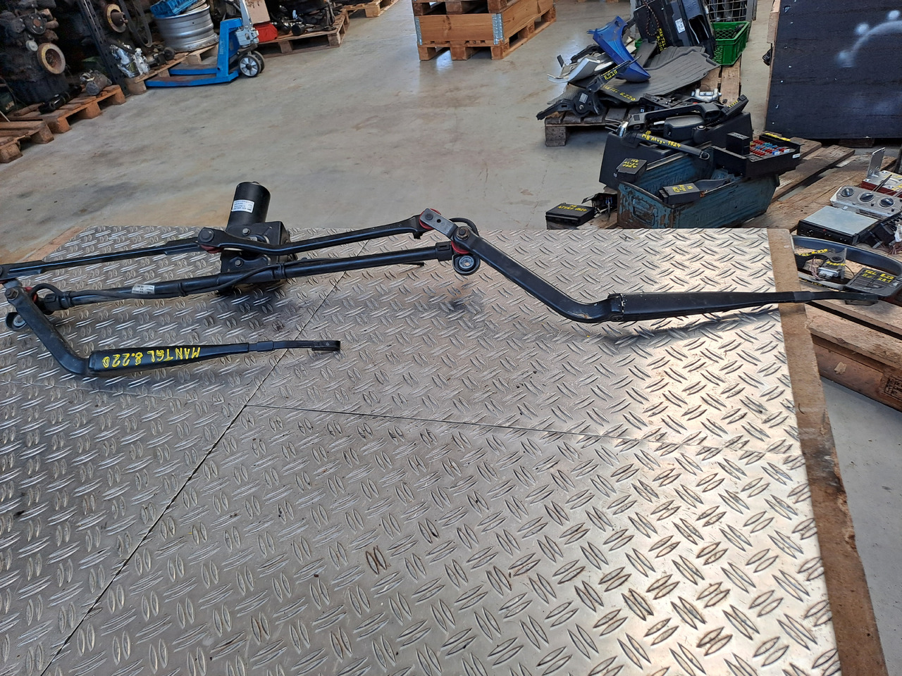 Gebrauchter MAN TGL 8.220 Scheibenwischergestänge und Wischermotor, Artikel - Nr.: 81.26411 - 6118 - Visker for Lastbil: billede 3 Gebrauchter MAN TGL 8.220 Scheibenwischergestänge und Wischermotor, Artikel - Nr.: 81.26411 - 6118 - Visker for Lastbil: billede 3