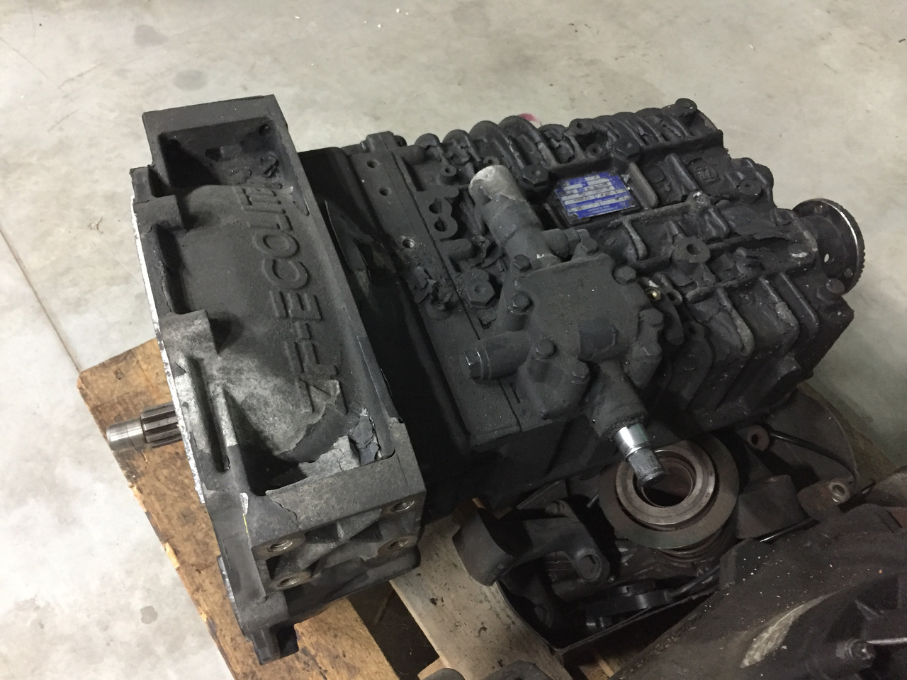 Gebrauchtes Getriebe MAN TGL 8.180, Typ : S6 - 850 TO LL, Artikel - Nr. : 81.32004 - 6139 - Gearkasse for Lastbil: billede 4 Gebrauchtes Getriebe MAN TGL 8.180, Typ : S6 - 850 TO LL, Artikel - Nr. : 81.32004 - 6139 - Gearkasse for Lastbil: billede 4