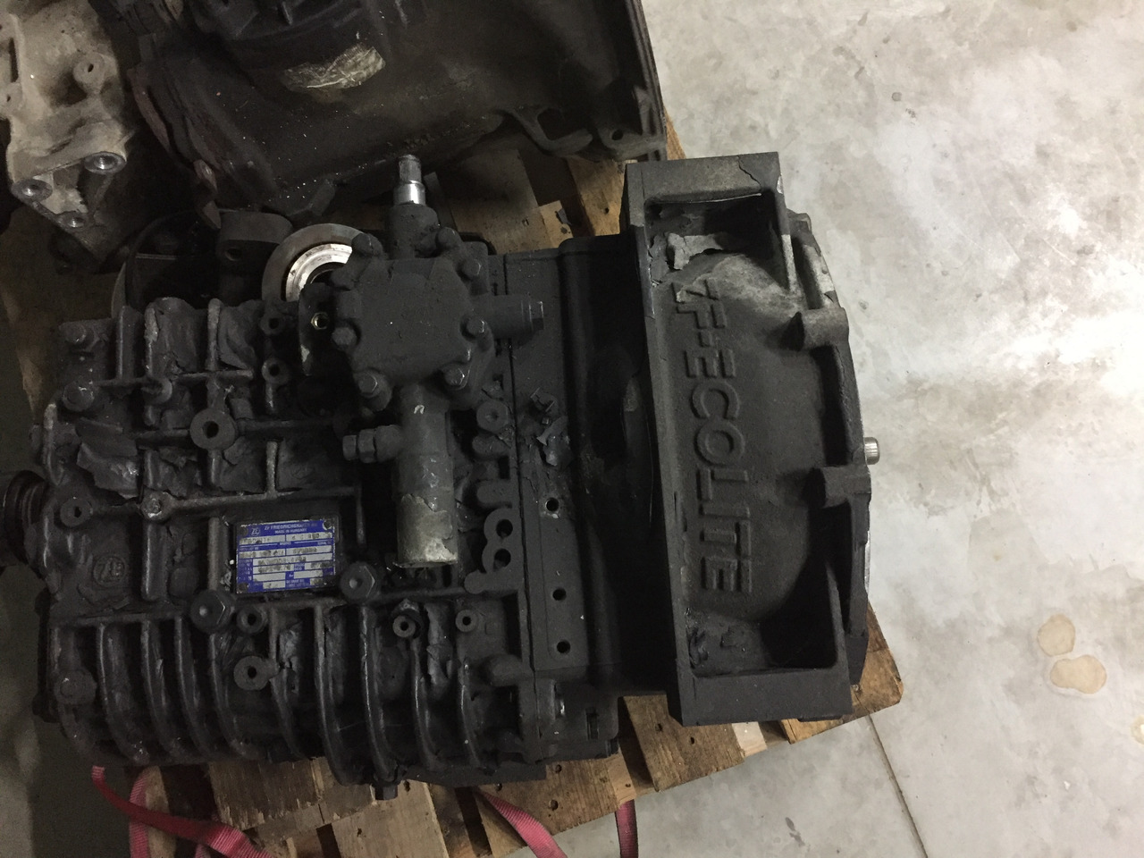 Gebrauchtes Getriebe MAN TGL 8.180, Typ : S6 - 850 TO LL, Artikel - Nr. : 81.32004 - 6139 - Gearkasse for Lastbil: billede 2 Gebrauchtes Getriebe MAN TGL 8.180, Typ : S6 - 850 TO LL, Artikel - Nr. : 81.32004 - 6139 - Gearkasse for Lastbil: billede 2