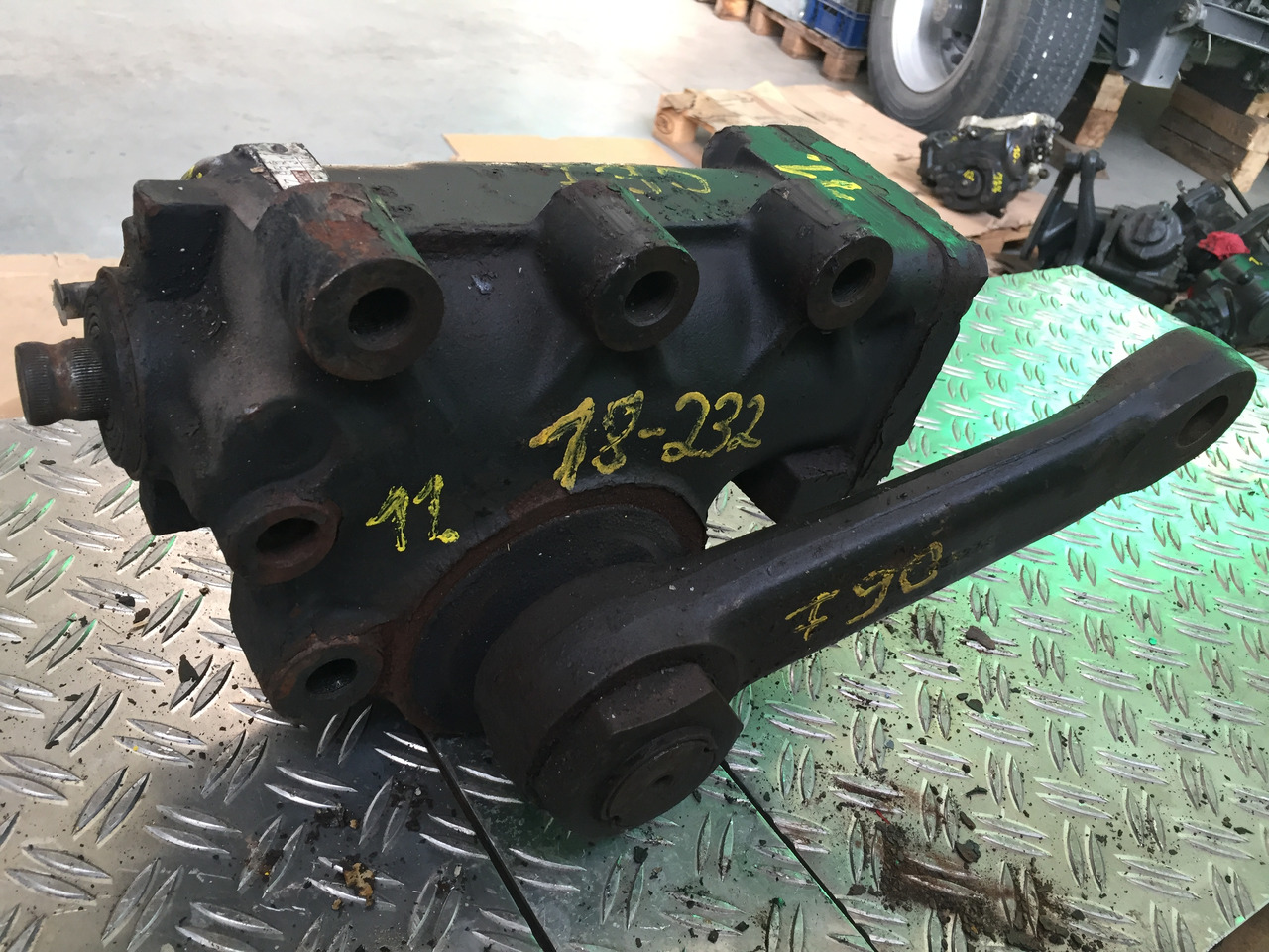 Gebrauchtes Lenkgetriebe MAN F 90, 18.232, Artikel - Nr.: 81.9999 - 9999 - Styrehus for Lastbil: billede 3 Gebrauchtes Lenkgetriebe MAN F 90, 18.232, Artikel - Nr.: 81.9999 - 9999 - Styrehus for Lastbil: billede 3