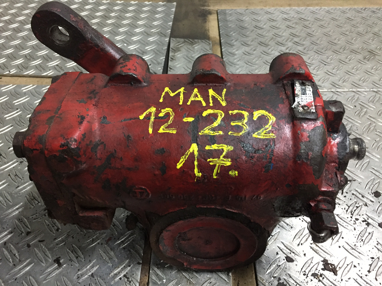 Gebrauchtes Lenkgetriebe MAN F90, 12.232, Artikel - Nr.: 81.9999 - 9999 - Styrehus for Lastbil: billede 1 Gebrauchtes Lenkgetriebe MAN F90, 12.232, Artikel - Nr.: 81.9999 - 9999 - Styrehus for Lastbil: billede 1