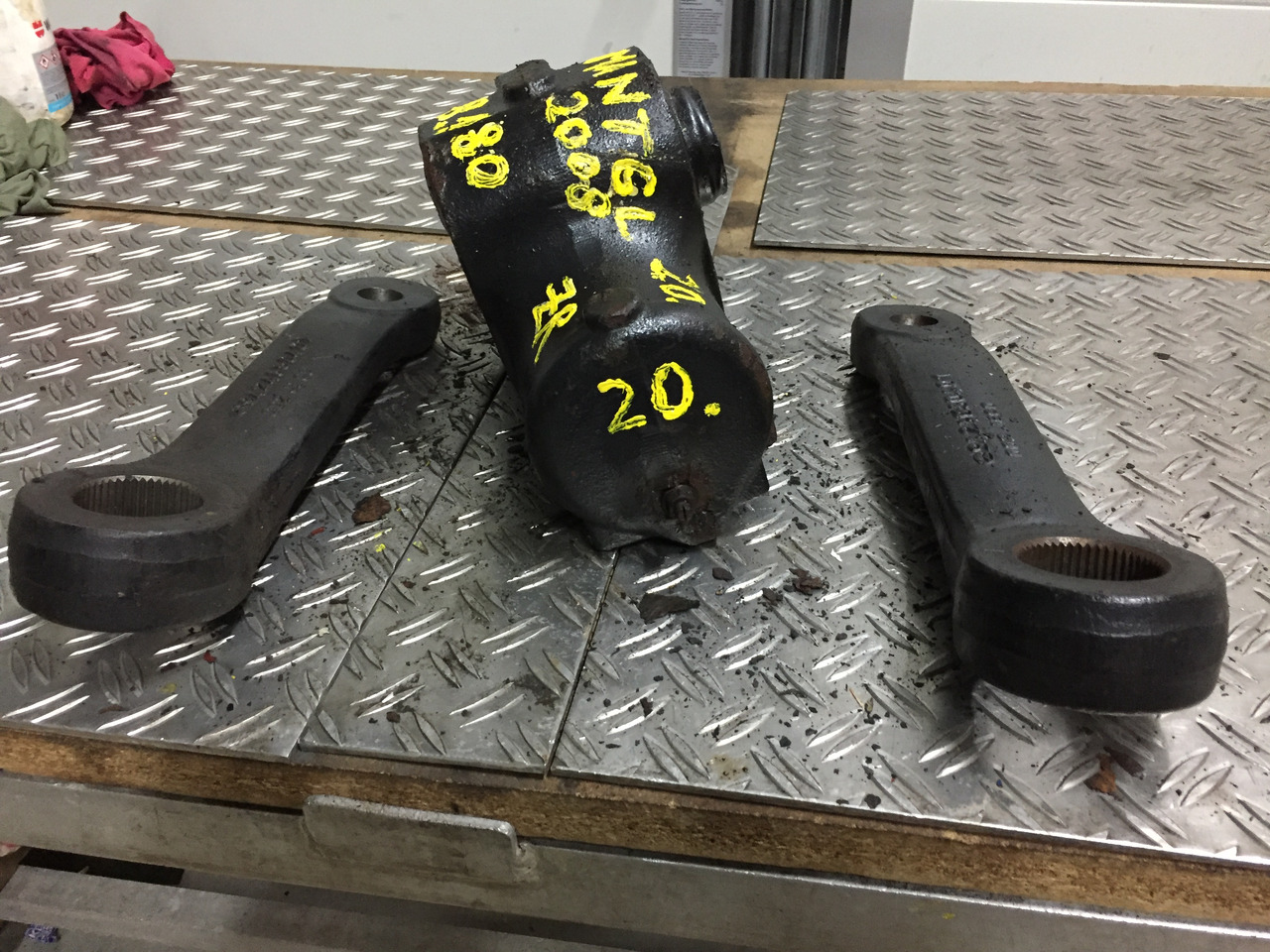 Gebrauchtes Lenkgetriebe MAN TGL, 8.180, Artikel - Nr.: 81.9999 - 9999 - Styrehus for Lastbil: billede 4 Gebrauchtes Lenkgetriebe MAN TGL, 8.180, Artikel - Nr.: 81.9999 - 9999 - Styrehus for Lastbil: billede 4