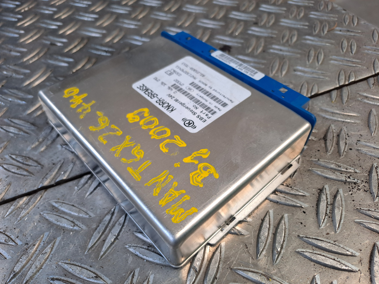 Gebrauchtes MAN TGX 26.440 EBS 5 Steuergerät 24 V , Artikel - Nr.: 81.25808 - 7053 - Kontrol blok for Lastbil: billede 1 Gebrauchtes MAN TGX 26.440 EBS 5 Steuergerät 24 V , Artikel - Nr.: 81.25808 - 7053 - Kontrol blok for Lastbil: billede 1