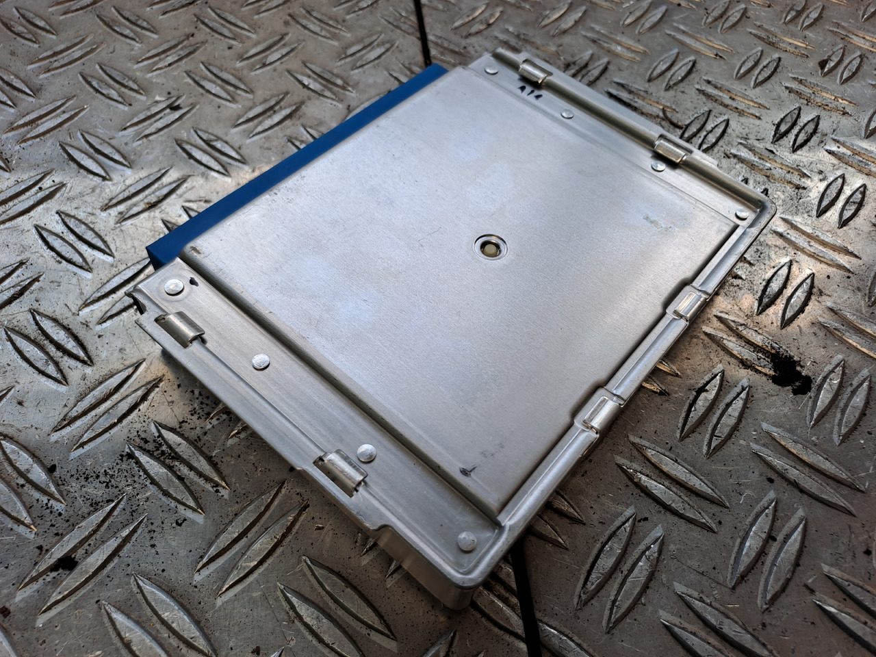 Gebrauchtes MAN TGX 26.440 EBS 5 Steuergerät 24 V , Artikel - Nr.: 81.25808 - 7053 - Kontrol blok for Lastbil: billede 3 Gebrauchtes MAN TGX 26.440 EBS 5 Steuergerät 24 V , Artikel - Nr.: 81.25808 - 7053 - Kontrol blok for Lastbil: billede 3