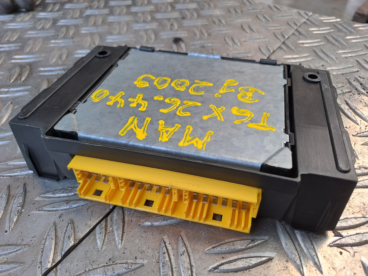 Gebrauchtes MAN TGX 26.440 Steuergerät ECAS Luftfederung, Artikel - Nr.: 81.25811 - 7020 - Kontrol blok for Lastbil: billede 1 Gebrauchtes MAN TGX 26.440 Steuergerät ECAS Luftfederung, Artikel - Nr.: 81.25811 - 7020 - Kontrol blok for Lastbil: billede 1