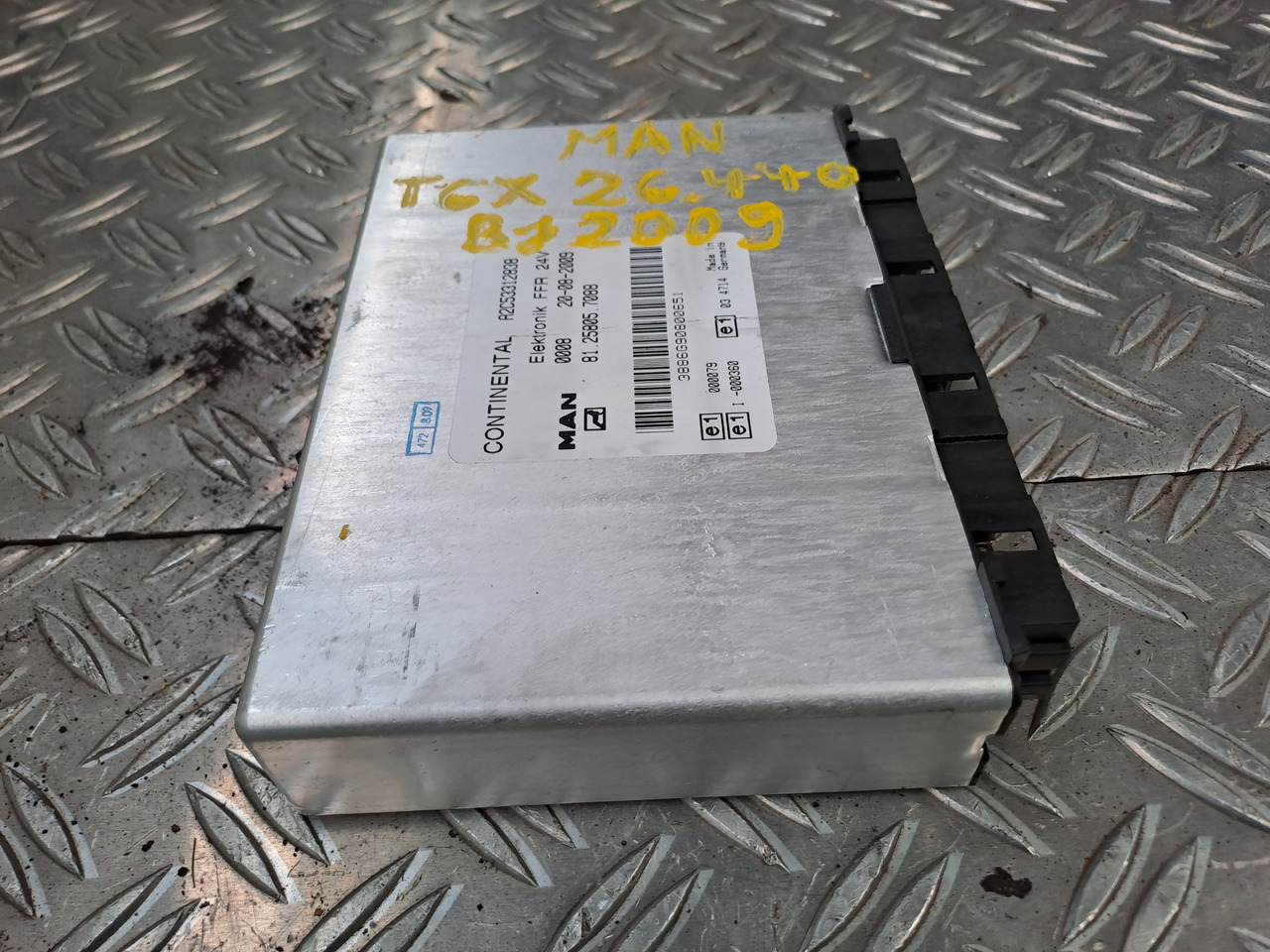 Gebrauchtes MAN TGX 26.440 Steuergerät Fahrzeugführungs - Rechner, Artikel - Nr. : 81.25805 - 7088 - Kontrol blok for Lastbil: billede 1 Gebrauchtes MAN TGX 26.440 Steuergerät Fahrzeugführungs - Rechner, Artikel - Nr. : 81.25805 - 7088 - Kontrol blok for Lastbil: billede 1