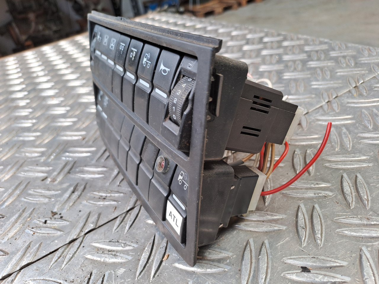 Gebrauchtes MAN TGX 26.480 Steuergerät ECAS Luftfederung , Artikel - Nr. : 81.25525 - 0211 - Kontrol blok for Lastbil: billede 1 Gebrauchtes MAN TGX 26.480 Steuergerät ECAS Luftfederung , Artikel - Nr. : 81.25525 - 0211 - Kontrol blok for Lastbil: billede 1