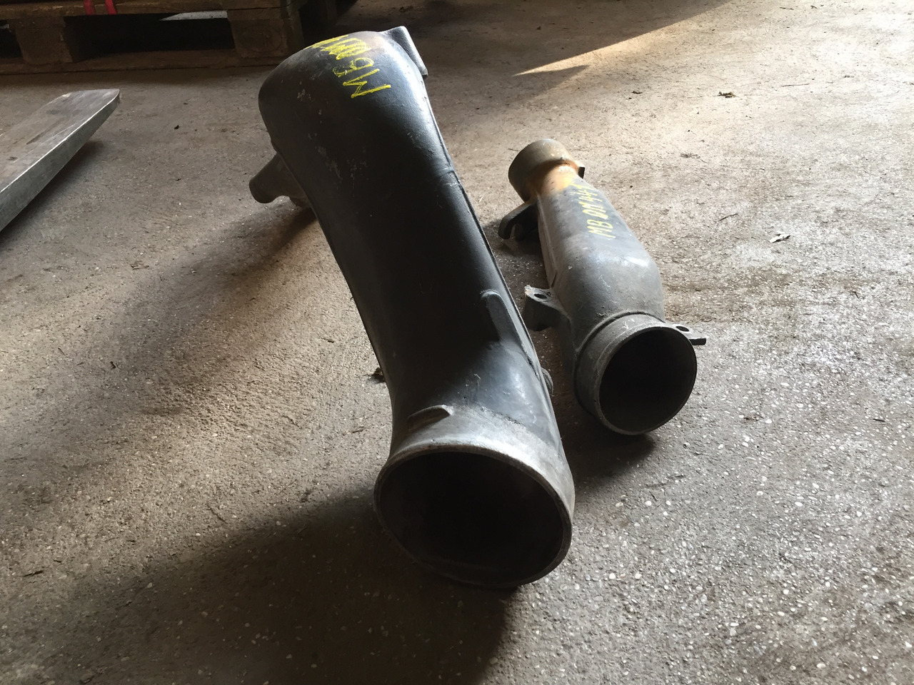 Gebrauchtes MB Motortyp OM 441 LA Ansaugrohr, Artikel - Nr. : A 999 999 99 99 - Indsugningsrør for Lastbil: billede 3 Gebrauchtes MB Motortyp OM 441 LA Ansaugrohr, Artikel - Nr. : A 999 999 99 99 - Indsugningsrør for Lastbil: billede 3