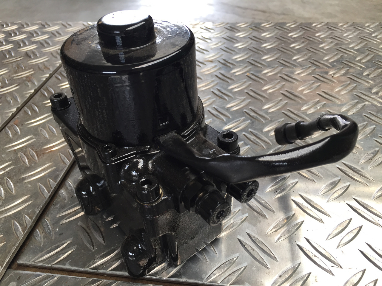 Neuwertige MAN TGA, TGS, TGX Hydraulikpumpe , Artikel - Nr. : 81.41723 - 6122 - Hydraulikpumpe for Lastbil: billede 4 Neuwertige MAN TGA, TGS, TGX Hydraulikpumpe , Artikel - Nr. : 81.41723 - 6122 - Hydraulikpumpe for Lastbil: billede 4