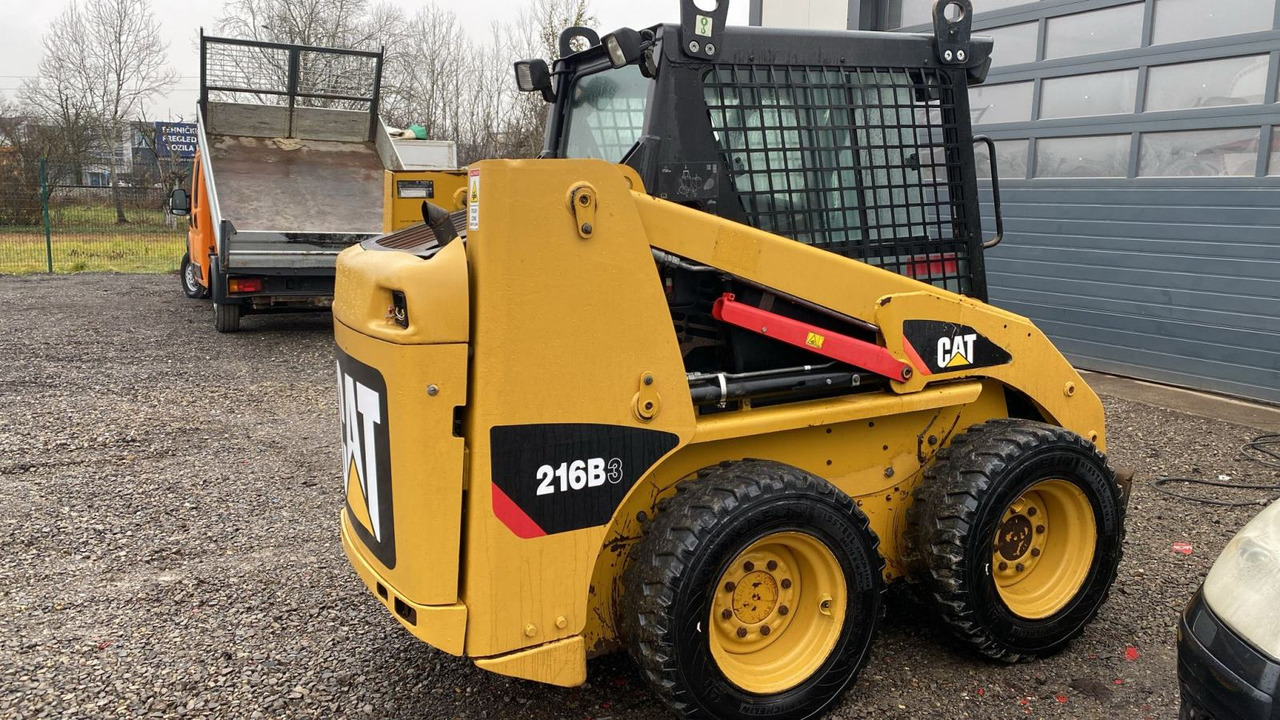 CAT 216, freza, mogučnost najma - Læssemaskine: billede 3 CAT 216, freza, mogučnost najma - Læssemaskine: billede 3