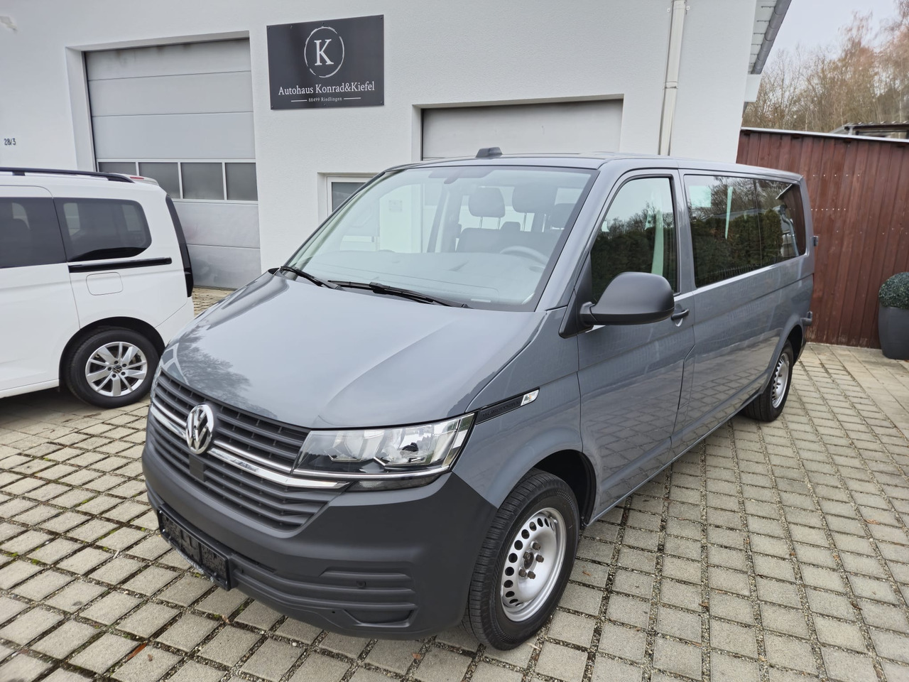 VOLKSWAGEN T6.1 Transporter Kombi LR/Navi/AppCon./6-Sitzer - Persontransport: billede 1 VOLKSWAGEN T6.1 Transporter Kombi LR/Navi/AppCon./6-Sitzer - Persontransport: billede 1