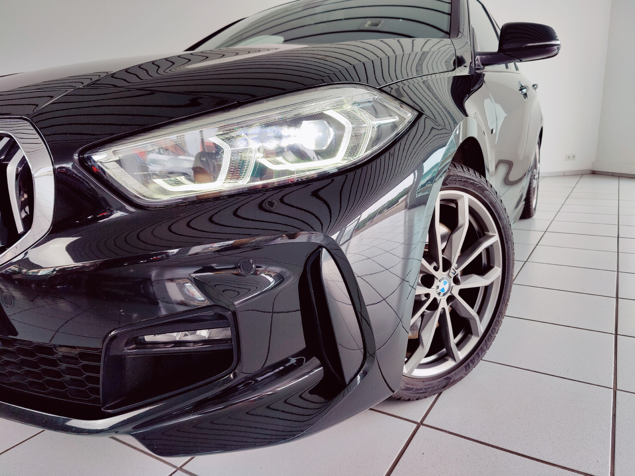 BMW 120 i M Sport RTTI LiveCockpit Head-up Navi - Sedan: billede 2 BMW 120 i M Sport RTTI LiveCockpit Head-up Navi - Sedan: billede 2