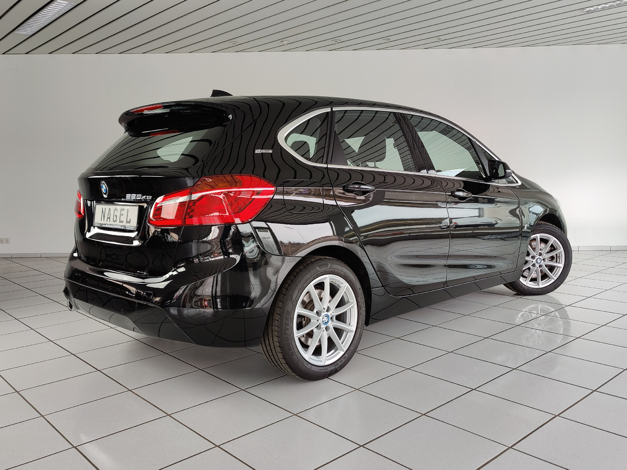 BMW 225 xe ActiveTourer iPerf. Advantage*Navi*SHZ* Hybrid 165kW - Sedan: billede 4 BMW 225 xe ActiveTourer iPerf. Advantage*Navi*SHZ* Hybrid 165kW - Sedan: billede 4