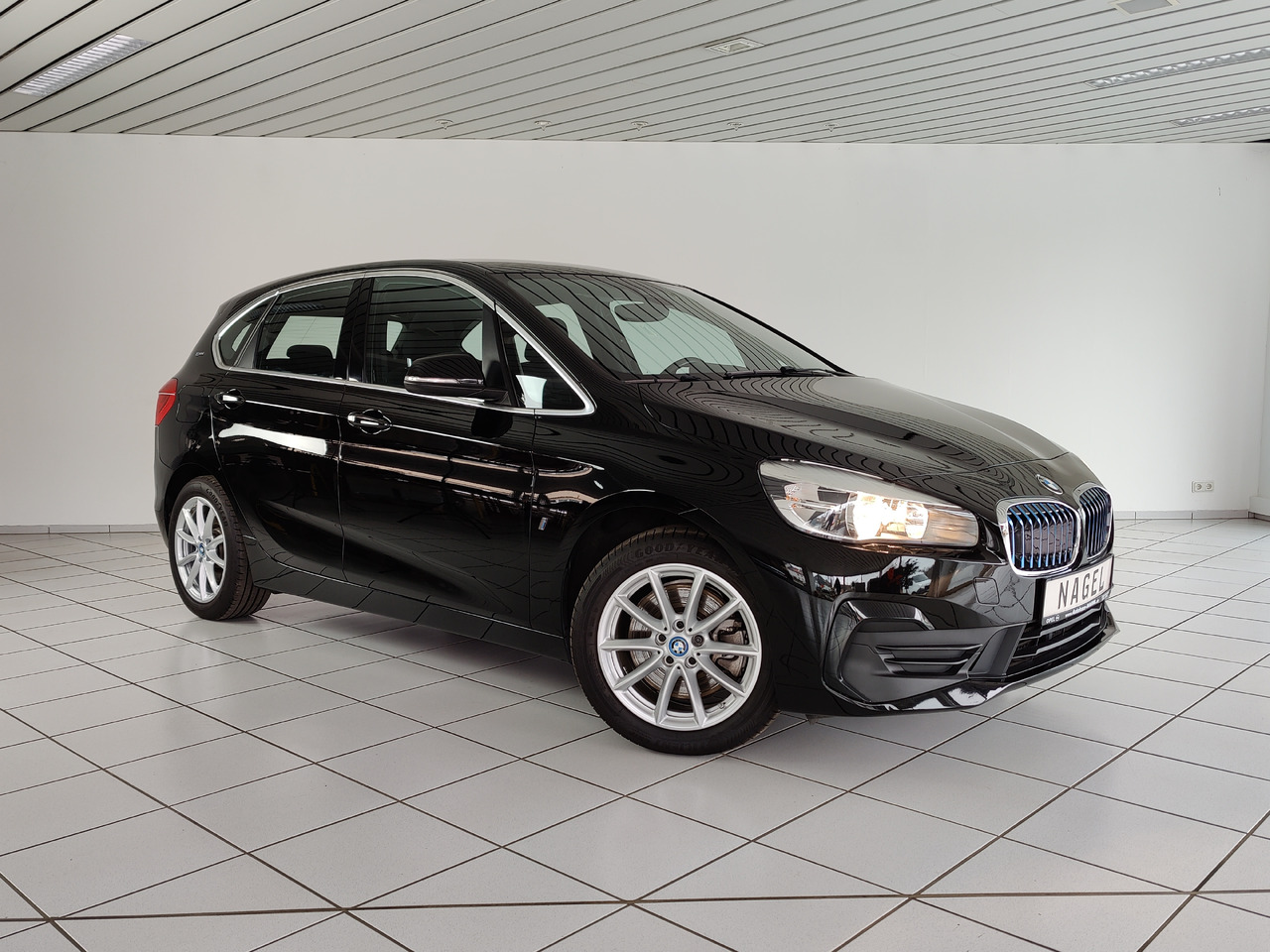 BMW 225 xe ActiveTourer iPerf. Advantage*Navi*SHZ* Hybrid 165kW - Sedan: billede 2 BMW 225 xe ActiveTourer iPerf. Advantage*Navi*SHZ* Hybrid 165kW - Sedan: billede 2