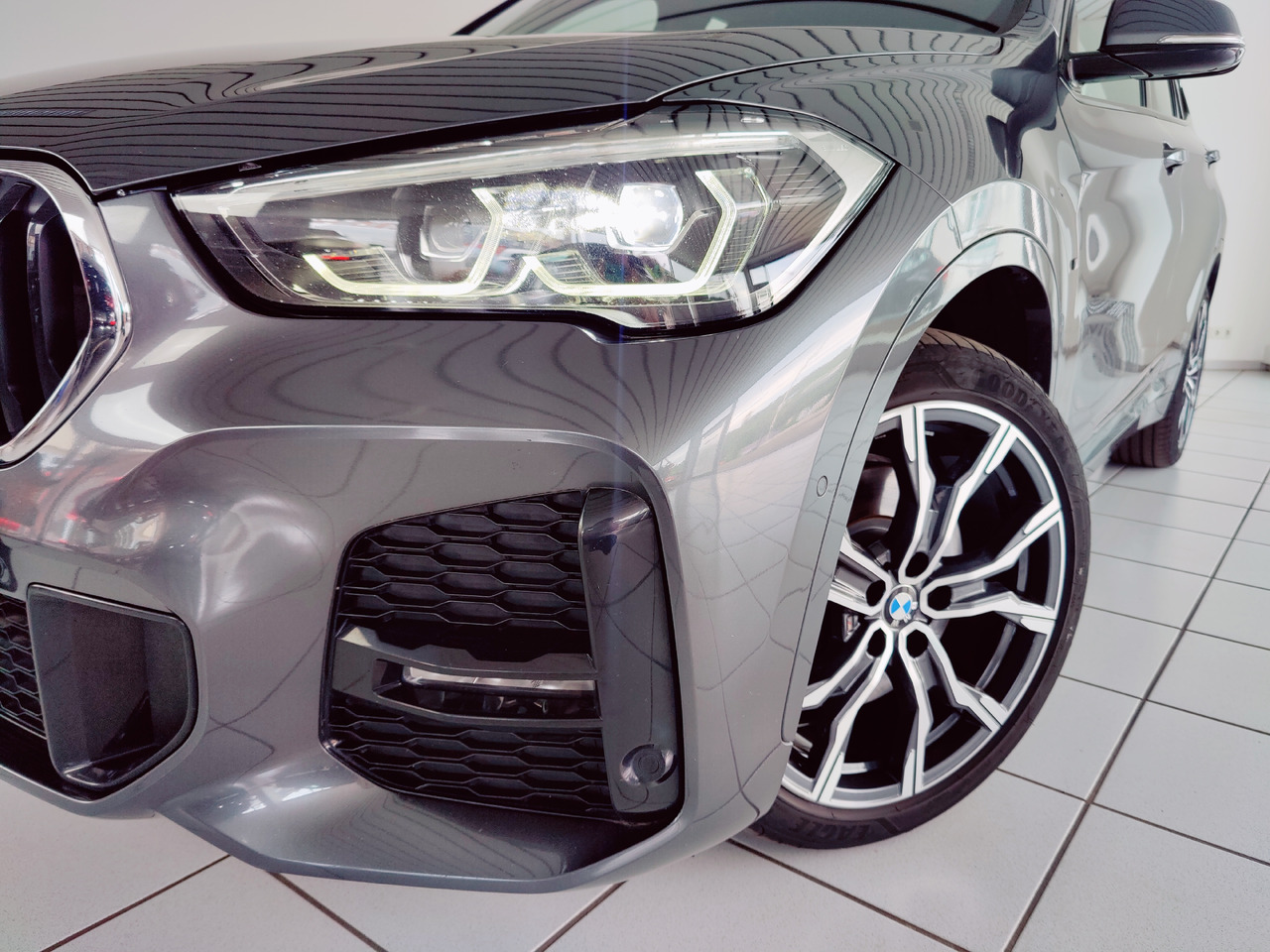 BMW X1 xDrive 20 d M Sport Navi Ambiente PDC SHZ Apple Android - SUV: billede 2 BMW X1 xDrive 20 d M Sport Navi Ambiente PDC SHZ Apple Android - SUV: billede 2